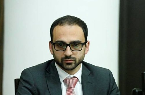 Paşinyanın müavini marixuananın qəbulunda ittiham edilir