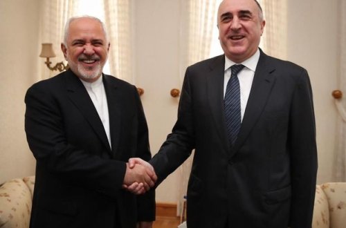 Elmar Məmmədyarov iranlı həmkarı ilə görüşüb