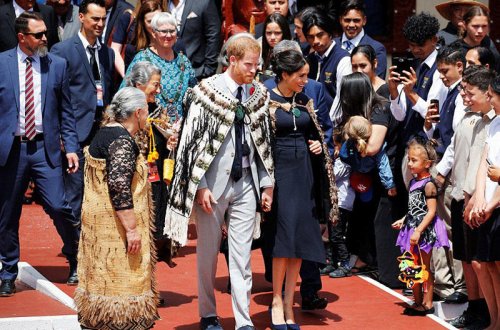 Şahzadənin xanımına qırqovul plaşı verildi - FOTO