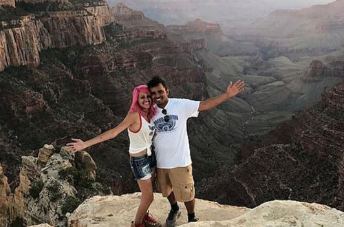 Tanınmış bloqer cütlük təpədən yıxılıb öldü - FOTO