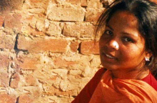 Məhəmməd peyğəmbəri təhqir edən qadın edamdan canını qurtardı