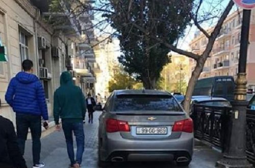 Bakıda daha bir avtomobil sürücüsündən əhaliyə qarşı hörmətsizlik - FOTO