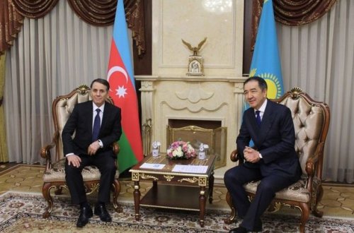 Novruz Məmmədov qazaxıstanlı həmkarı ilə görüşüb