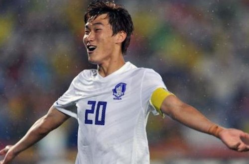 Hərbi xidmətdən yayınan futbolçu millidən qovuldu