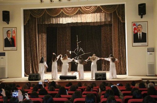 Bilik Fondu Şamaxıda Haqverdiyevin əsərinin nümayişinə dəstək oldu