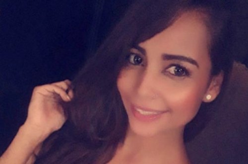 Kilsə təhsilini yarımçıq qoyan qadın erotik film ulduzu oldu — FOTOLAR