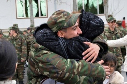 Zakir Həsənovdan əsgər valideynlərinə ŞAD XƏBƏR