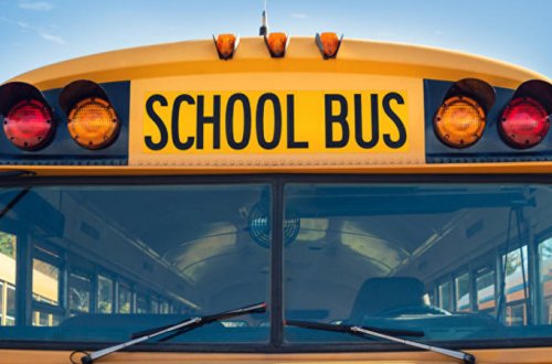 Məktəbli avtobusu zibil maşınıyla toqquşdu: 9 şagird...