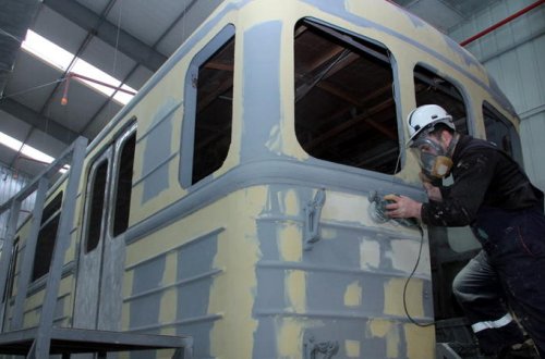 Yeni sexdə əsaslı təmir olunmuş ilk qatar xəttə çıxdı