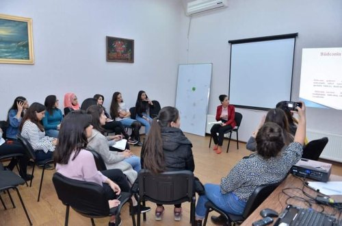 “Loqos” da “Layihələrin yazılması və idarə edilməsi” adlı təlimlərin növbəti mərhələsi başa çatıb