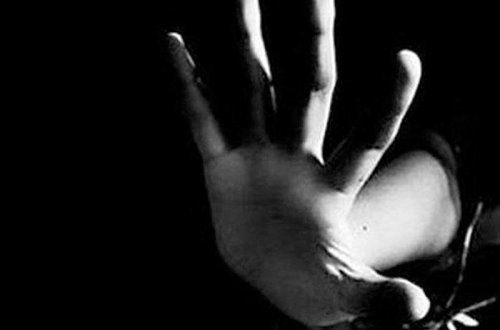 Kişi müəllimin oğlan şagirdinə yazdığı sevgi mesajları ortaya çıxdı - FOTO