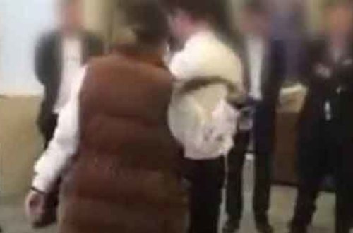 Ağlasığmaz hadisə : Şirkət rəhbərləri işçilərə cəza olaraq hamam böcəyi yedizdirdilər