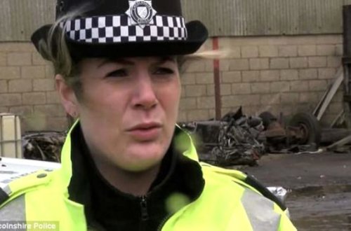 Gündüzlər polis işləyən qadın gecələr soyunaraq... — FOTOLAR