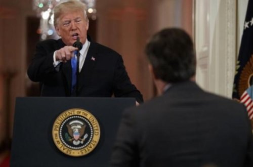 Tramp “CNN”nin müxbirini TƏHQİR ETDİ: “Sən bərbad insansan