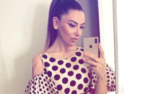 Hadise donunu qaldırıb, VİDEO çəkdi - FOTO