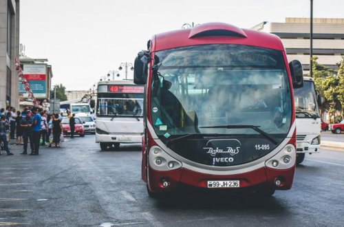 Bakıda avtobuslarda qadınları qorxu içində saxlayan şəxs ələ keçdi