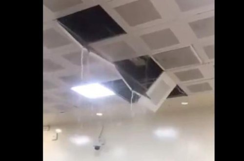 Şiddətli yağış aeroportun tavanını uçurdu