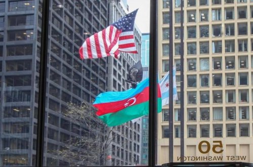 Çikaqoda Azərbaycan bayrağı qaldırıldı