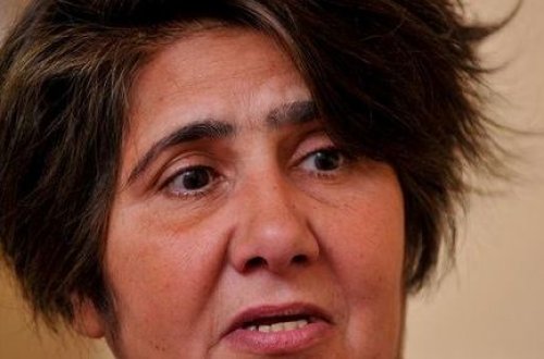 Küçələrdə acından qum yeyən ana: Oğlum yanımdan keçirdi, amma...