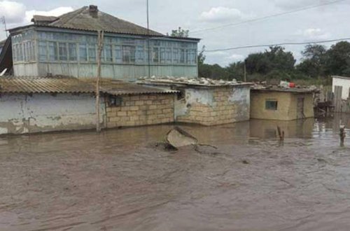 Lənkəranda 4 kənd su altında qaldı, 63 nəfər... - RƏSMİ