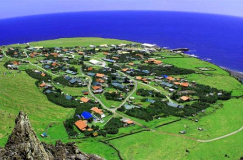 Dünyada ən çətin səfər edilən ada: Cəmi 300 nəfər yaşayır – Fotolar