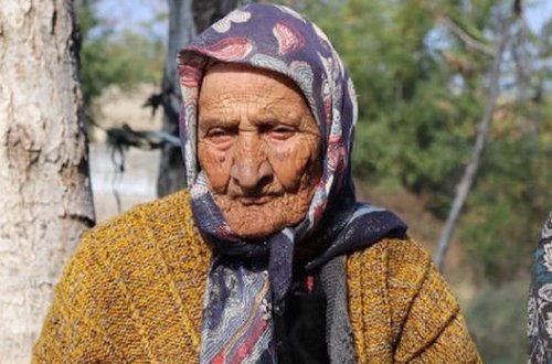 Üç sultan, 12 prezidentin hakimiyyət dövrünü görən qadın