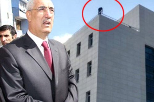 Parlamentin binasından özünü atmaq istəyən şəxsi deputat xilas etdi - FOTO