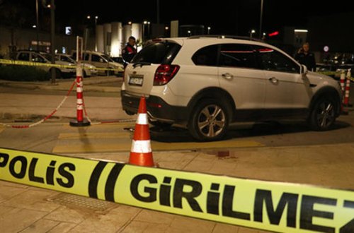 Xəstəxanada silahlı atışma: Ata və oğlu həyatını itirdi - VİDEO