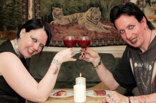 Bir-birinin qanını içən ər-arvad - QORXUNC ADƏT - VİDEO