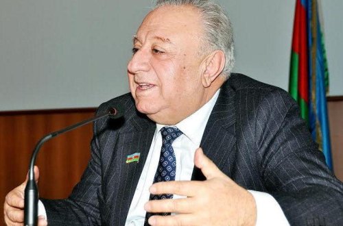 “Axı sən kimsən ki, şeyxə sərxoş halda söz atırsan?” - Deputatdan eks-rektora reaksiya