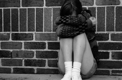 Dayısı tərəfindən zorlanan qızın həyatı təhlükə qarşısındadır