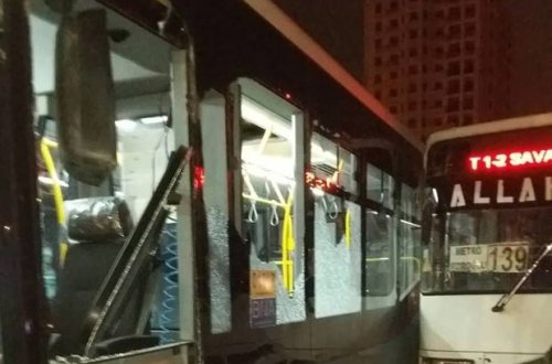 Bakıda iki avtobus toqquşdu - FOTO