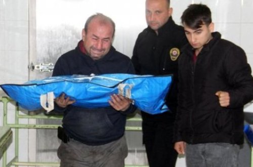 Ana 1 yaşındakı uşağını döyərək öldürdü - FOTO/VİDEO