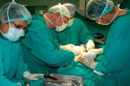 7 dəfə uğursuz əməliyyatdan sonra atası DONOR OLDU