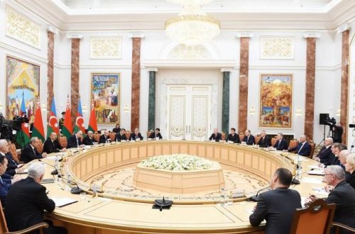 Azərbaycan və Belarus prezidentlərinin geniş tərkibdə görüşü oldu - FOTO