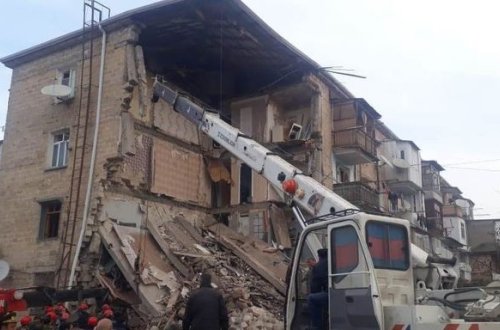 Gəncədə binada partlayış: ölən var - FOTO + YENİLƏNİB
