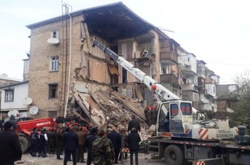 Gəncədəki partlayışda oğluyla birlikdə ölən qadın vəzifəli şəxsin bacısı imiş