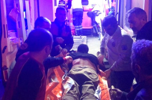 15 yaşlı oğul atasını kürəyindən bıçaqladı - FOTO