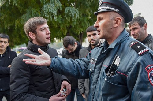 Ermənistanda Aprel döyüşlərinin iştirakçıları hökumətə qarşı - Fotolar