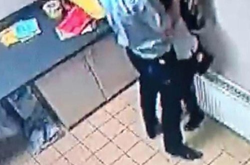 Supermarketdəki kameradan xəbərsiz cütlük biabır oldu - VİDEO - FOTO