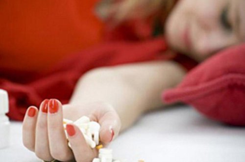 Bakıda sevgilisinə əsəbiləşən qadın yüksək dozalı dərman içib ...