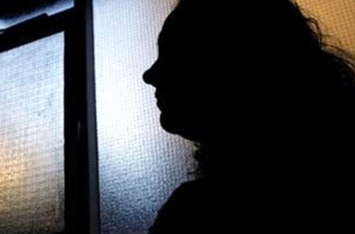 Cinsi əlaqədə olmaq istəyən oğlan nəfsinə 