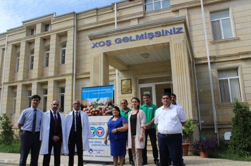 Bağça tərbiyəçisi: Uşaqlara içində bit olan yemək verirlər