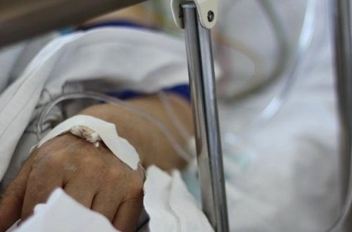 Bir ailənin 4 üzvü doğum günü tortundan ZƏHƏRLƏNDİ - Azərbaycanda