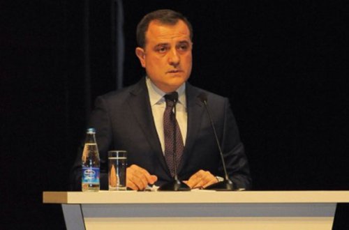 “Azərbaycanda müəllimlərin maaşı 2 dəfə artırılıb”