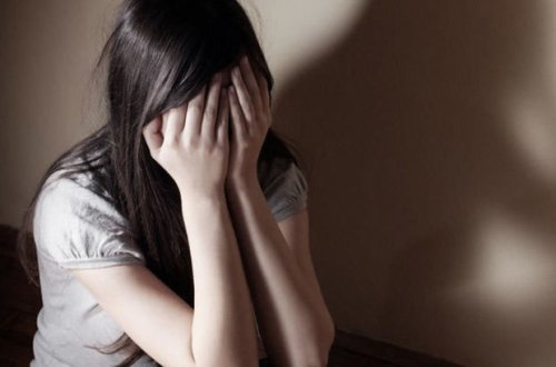 Çox gözəl ətrin var: İş yerində qadınlara qarşı zorakılıq