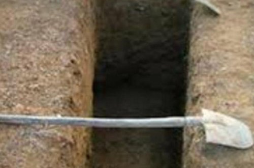 Məşhur azərbaycanlının özü üçün qazdırdığı məzarı su basdı - FOTO