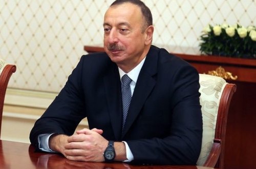 İlham Əliyev Tahir Salahova zəng etdi