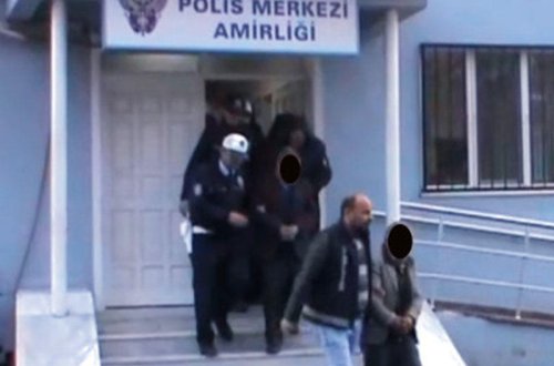 80 yaşlı kişi əxlaqsızlıq yuvasında tutuldu - 