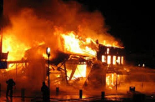 Tənha yaşayan qadın evində diri-diri YANDI (YENİLƏNDİ)